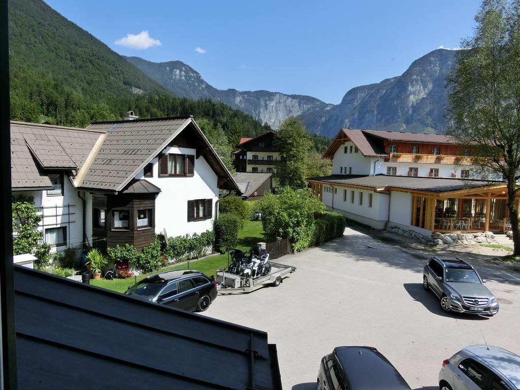 Hotel Haus Am See Obertraun Exterior photo